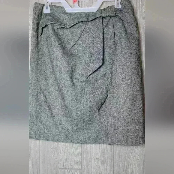 Banana Republic size 8 stretch. Poly, Wool, Spandex blend skirt. - Picture 1 of 5
